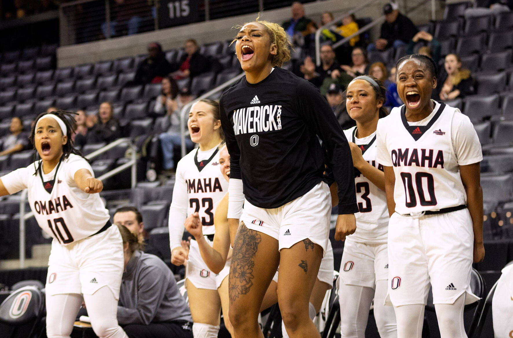 111722-owh-spo-unobasketball-em08.jpg